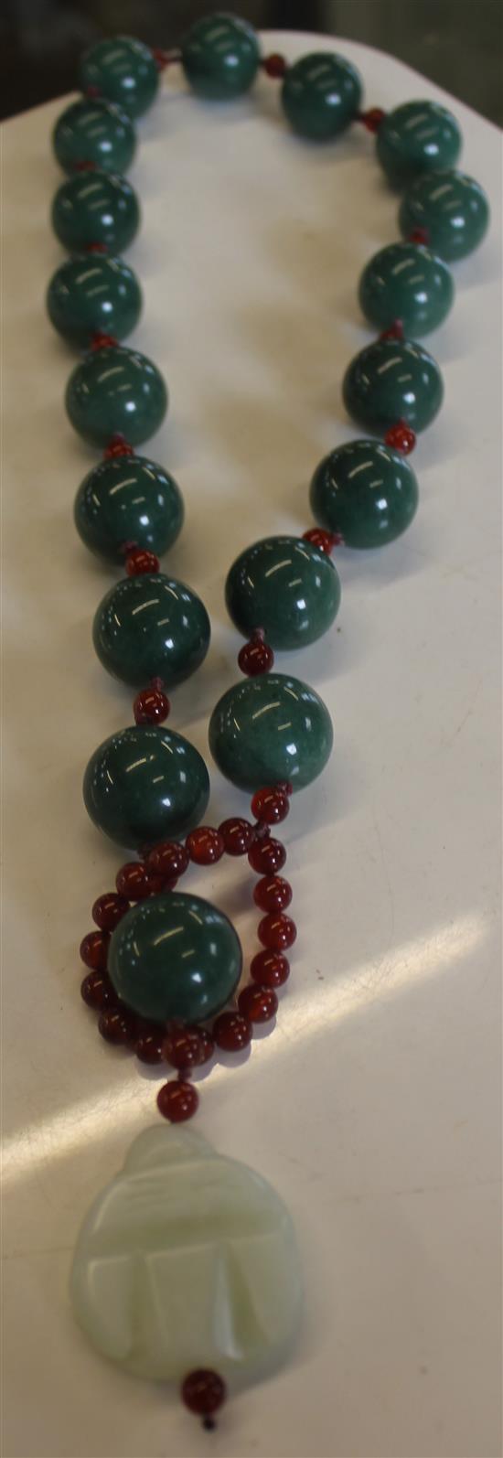 Jade necklace & buddha pendant